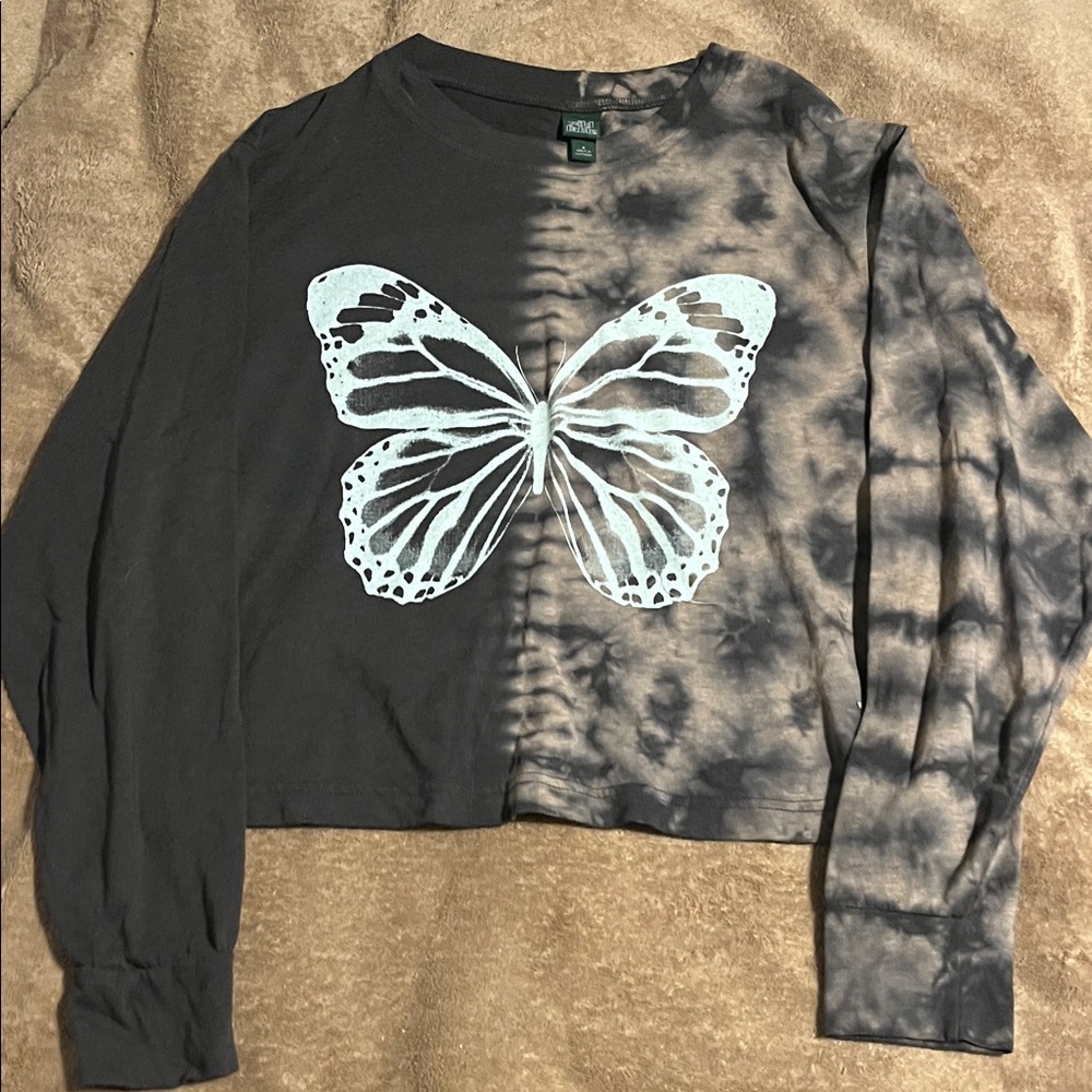 Wild Fable Black and Gray Butterfly Long Sleeve Tee
